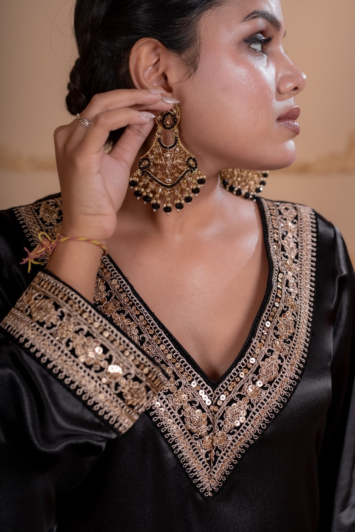 Nazākat black satin A-line suit set, photo 5